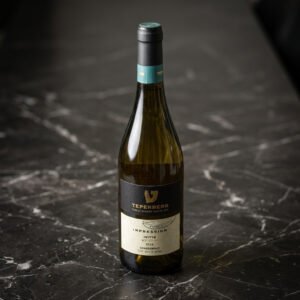 בקבוק יין שרדונה