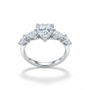 טבעת לב משובץ