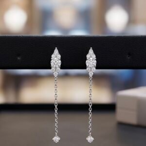 עגילים משובצים