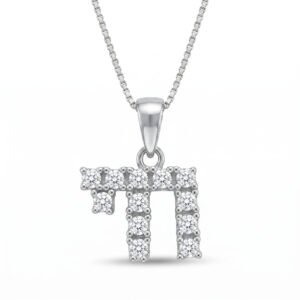 תליון ״חי״ משובץ